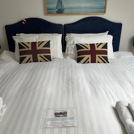 Highfields Farm B&B Stone  Bagian luar foto