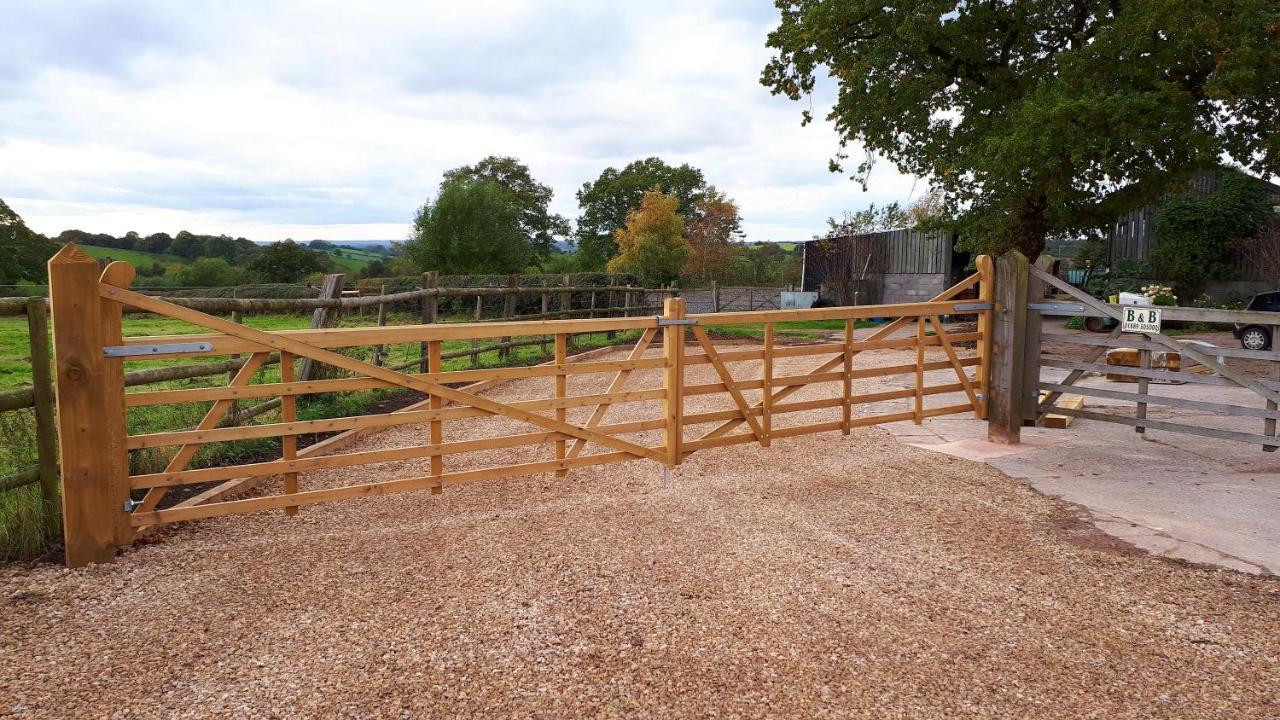 Highfields Farm B&B Stone  Bagian luar foto